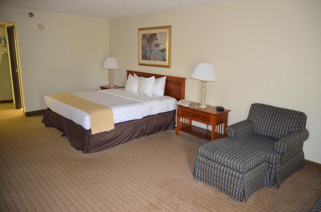 Clarion Hotel Jackson Northwest Exterior foto
