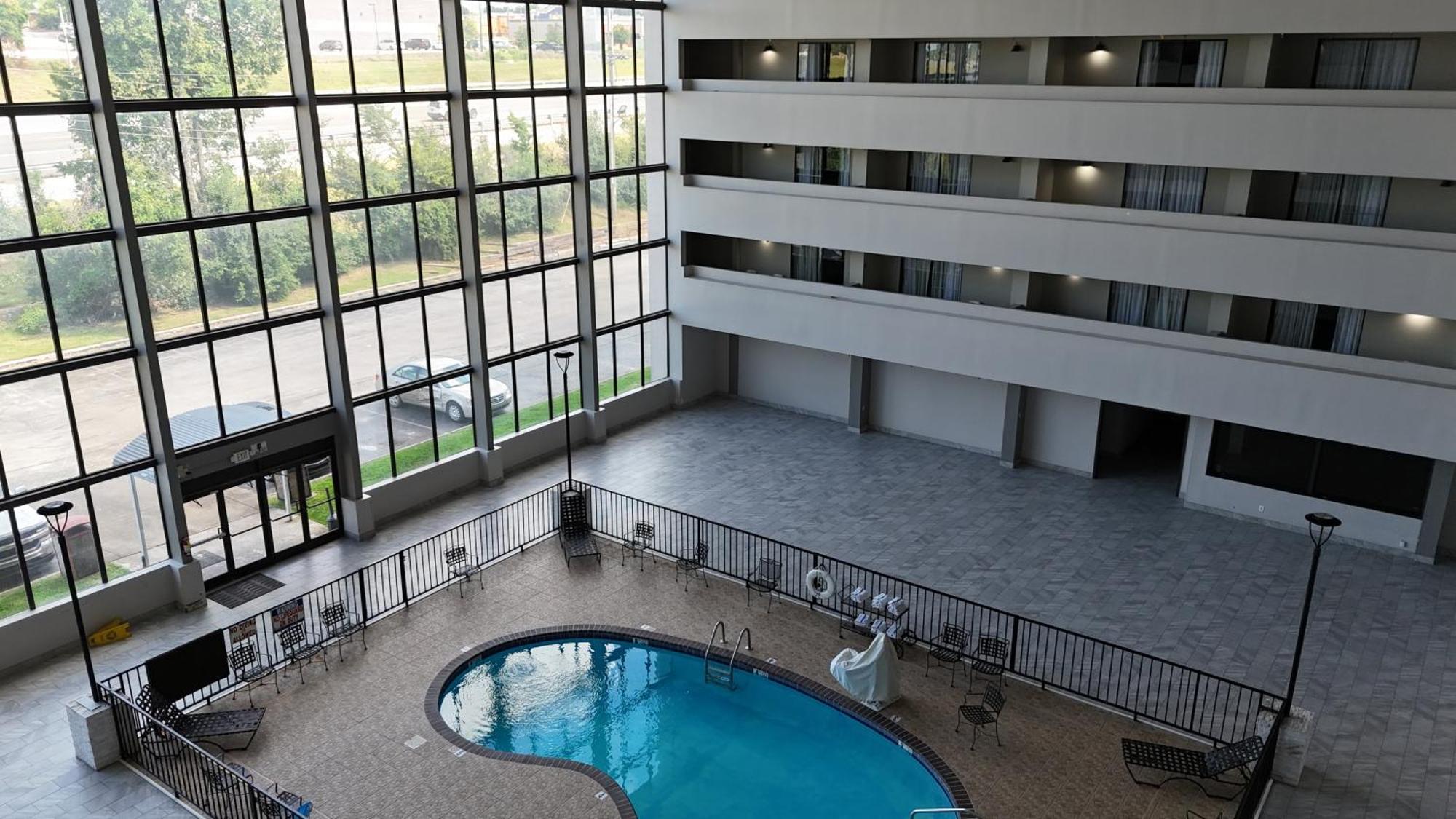 Clarion Hotel Jackson Northwest Exterior foto